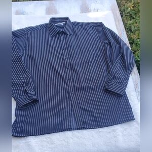 Black and White Striped Shirt Size 41/ XL